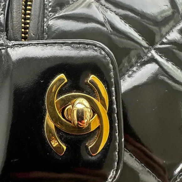 Chanel Black Patent Vanity 4 series 1997 - Picture 9 of 16